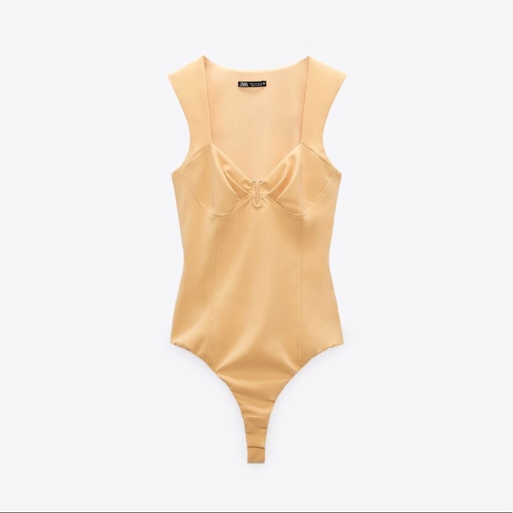 New Zara Metal Piece Bodysuit V-Neck Sleeveless. Size small